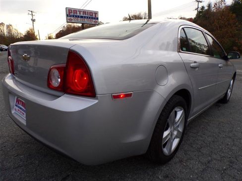 Used 2011 Chevrolet Malibu LS image 7