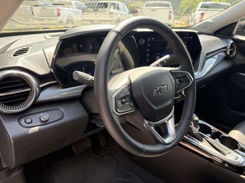 Used 2025 Chevrolet Trax ACTIV w/ Driver Confidence Package FWD image 7