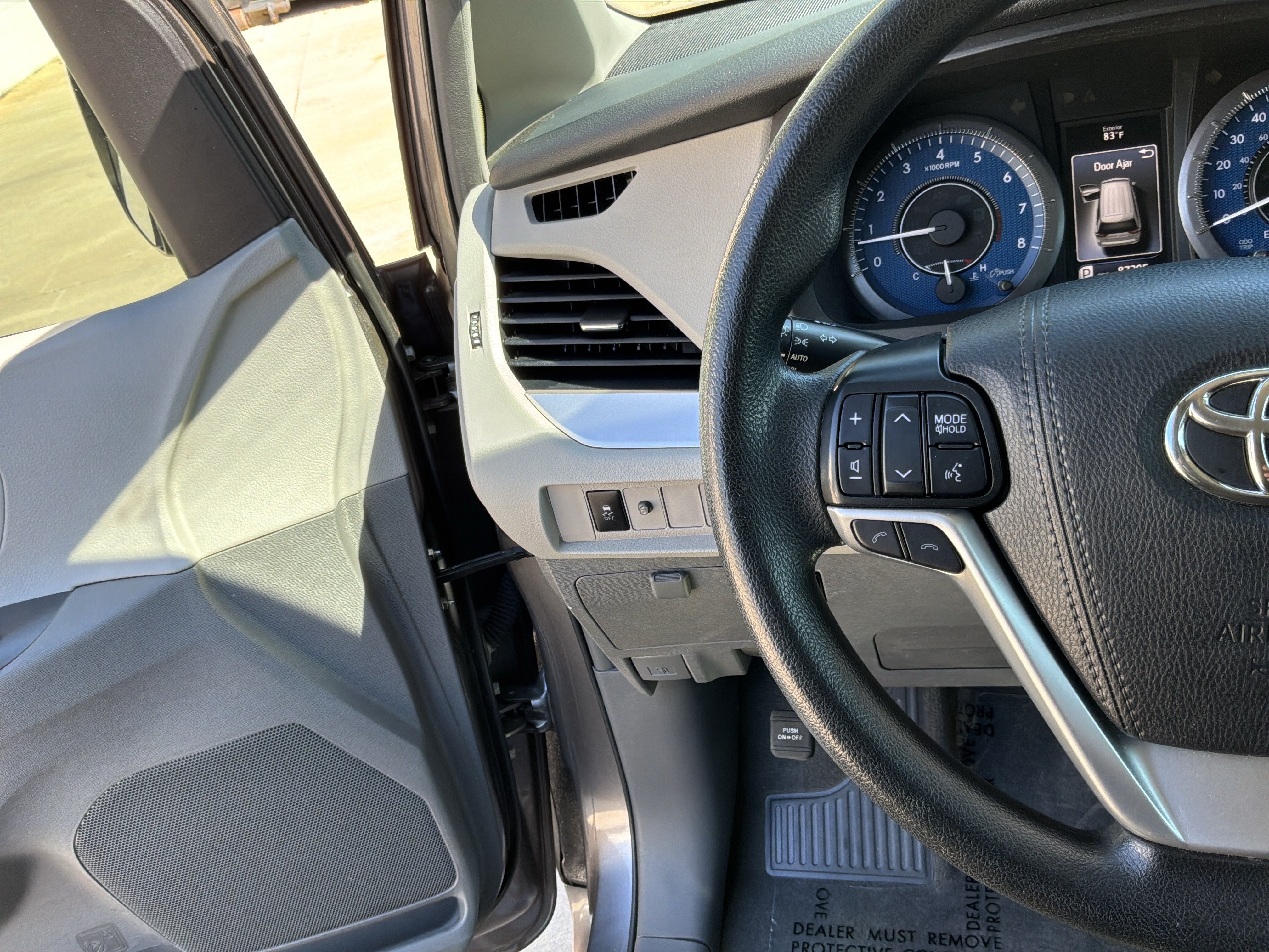 Used 2019 Toyota Sienna LE FWD image 19