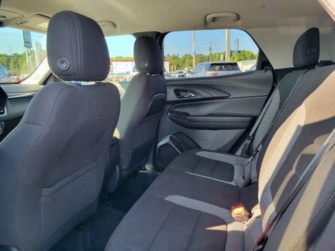 Used 2025 Chevrolet TrailBlazer LT AWD/4WD image 24