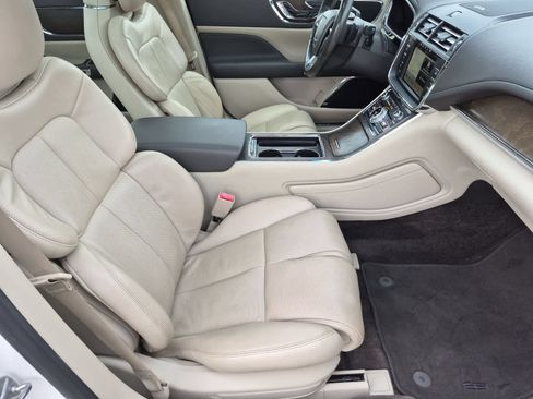 Used 2017 Lincoln Continental Reserve FWD image 23