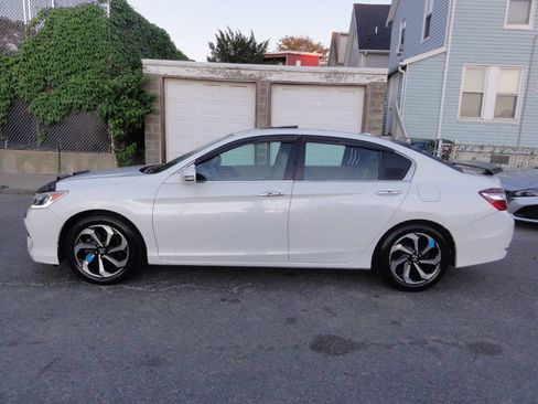 Used 2017 Honda Accord EX-L image 25