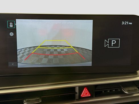 Used 2025 Kia Sorento LX image 19