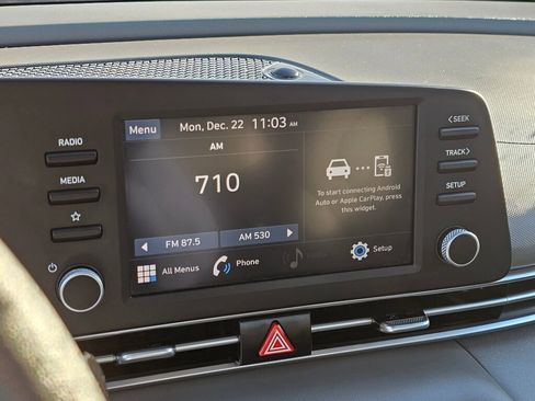 Used 2023 Hyundai Elantra SE image 20