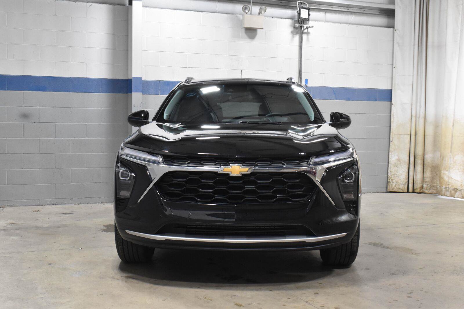 Used 2024 Chevrolet Trax LT w/ Driver Confidence Package FWD image 29