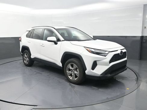 Used 2024 Toyota RAV4 XLE FWD image 10