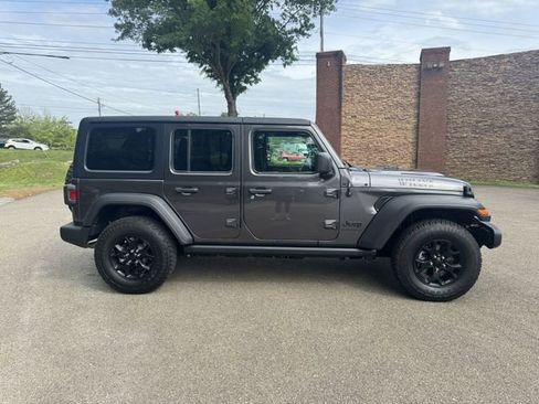 Used 2023 Jeep Wrangler Willys image 6