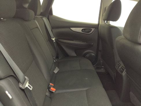 Used 2021 Nissan Rogue Sport S image 19