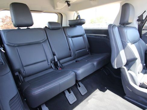 Used 2025 Ford Expedition Max Active AWD/4WD image 10
