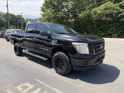Used 2017 Nissan Titan S RWD image 4