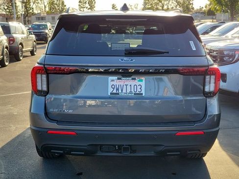 Used 2026 Ford Explorer Active RWD image 23