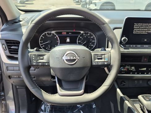 Certified 2026 Nissan Rogue SV FWD image 17