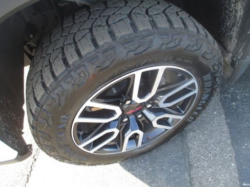 Used 2026 GMC Sierra 1500 AT4 w/ AT4 Premium Package AWD/4WD image 14