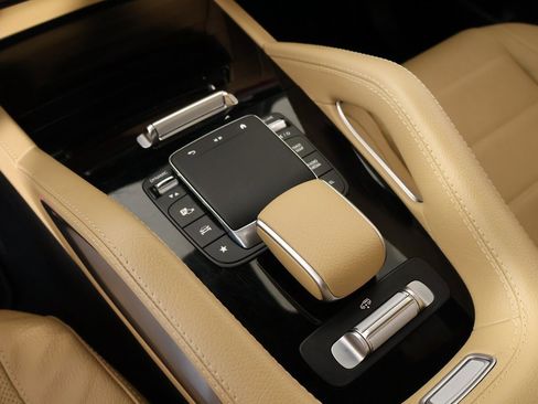 Used 2024 Mercedes-Benz GLS 450 GLS 450 image 8