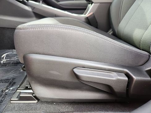 Used 2024 Subaru Crosstrek 2.0i Premium w/ Crosstrek Mirror Package image 7