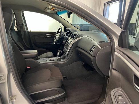 Used 2011 Chevrolet Traverse LT w/ Personal Connectivity Package FWD image 12