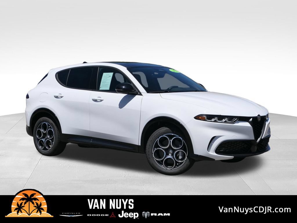 Used 2025 Alfa Romeo Tonale AWD/4WD image 1