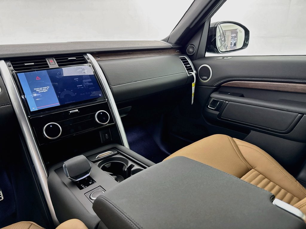 New 2026 Land Rover Discovery Dynamic SE AWD/4WD image 24