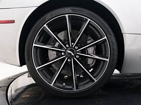 Used 2016 Aston Martin DB9 GT image 44