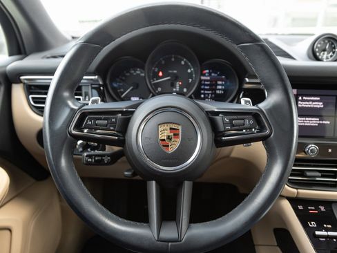 Certified 2023 Porsche Macan image 13