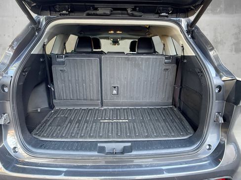 Used 2022 Toyota Highlander XLE image 26