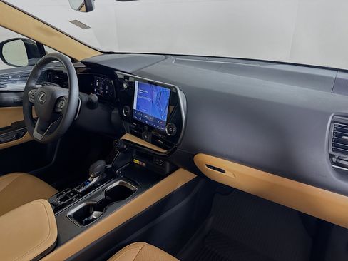 Used 2024 Lexus NX 250 FWD image 37