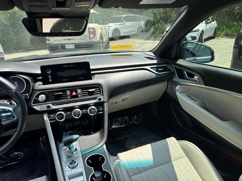 Used 2022 Genesis G70 2.0T w/ Prestige Package image 37