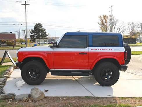 Used 2025 Ford Bronco Stroppe Edition image 8