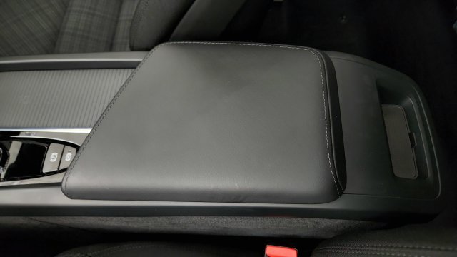Used 2025 Volvo XC60 B5 Core AWD/4WD image 75