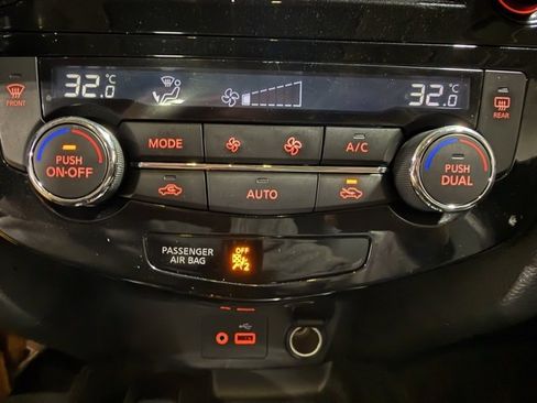 Used 2019 Nissan Rogue SL image 18