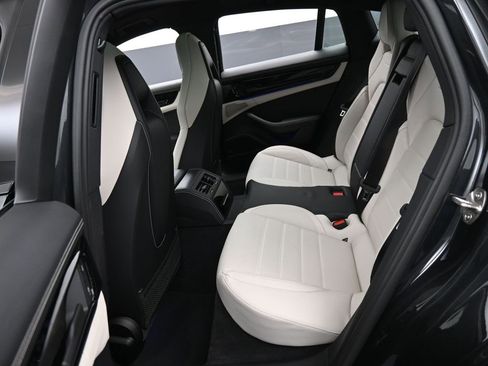 Certified 2024 Porsche Panamera 4 image 25