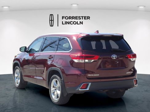Used 2017 Toyota Highlander Limited w/ Carpet Mat Package AWD/4WD image 5