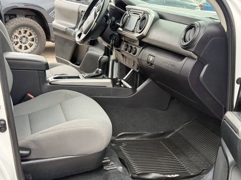 Used 2017 Toyota Tacoma SR5 w/ Tow Package RWD image 13
