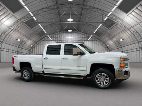 Used 2019 Chevrolet Silverado 2500 LTZ w/ Duramax Plus Package AWD/4WD image 8