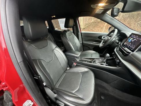 Used 2023 Jeep Compass Limited image 28