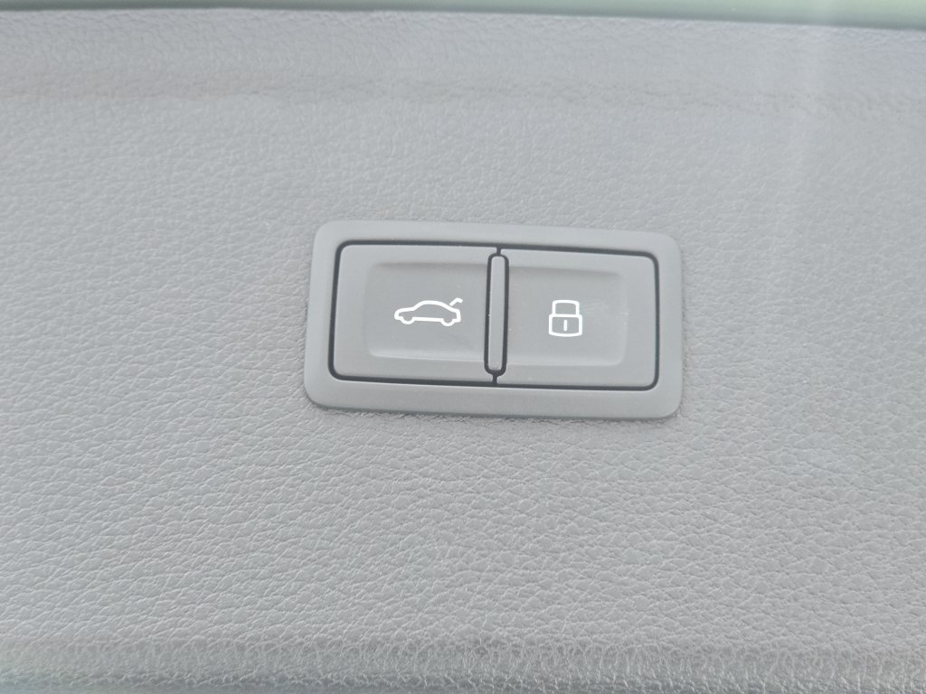 Certified 2023 Audi Q5 Premium w/ Convenience Package AWD/4WD image 24