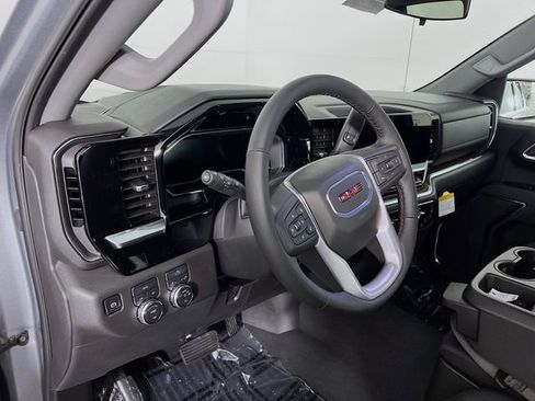 Used 2025 GMC Sierra 1500 Elevation image 8