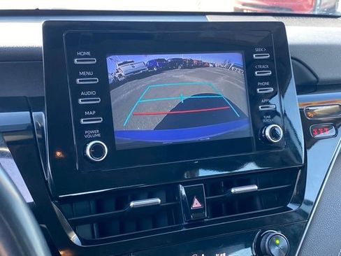 Used 2023 Toyota Camry SE image 9