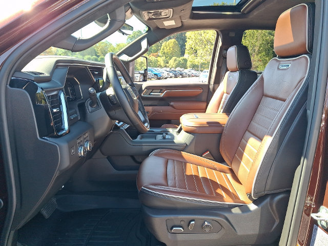 Used 2024 GMC Sierra 3500 Denali Ultimate AWD/4WD image 2
