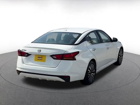 Used 2025 Nissan Altima 2.5 SV image 14