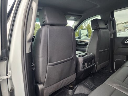 Used 2025 Chevrolet Silverado 2500 LT w/ Trail Boss Package image 16