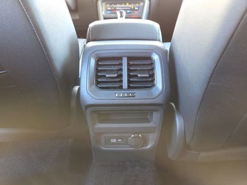 Used 2023 Volkswagen Tiguan SE image 23