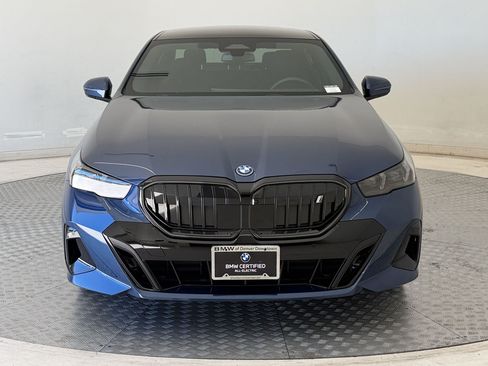 Certified 2025 BMW i5 xDrive40 w/ M Sport Package AWD/4WD image 6