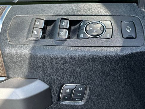 Used 2020 Ford F350 Lariat image 17