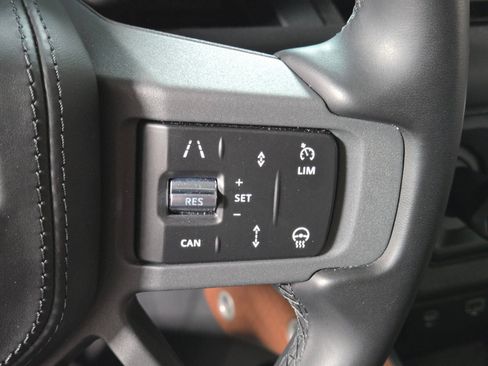 Used 2024 Land Rover Defender 110 X-Dynamic SE AWD/4WD image 25