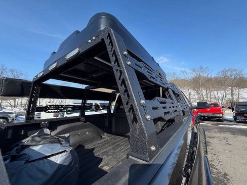 Used 2022 RAM 2500 Limited w/ Night Edition AWD/4WD image 9