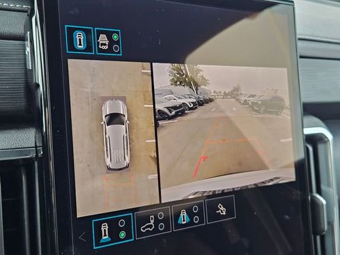 Used 2024 GMC Acadia Elevation image 17