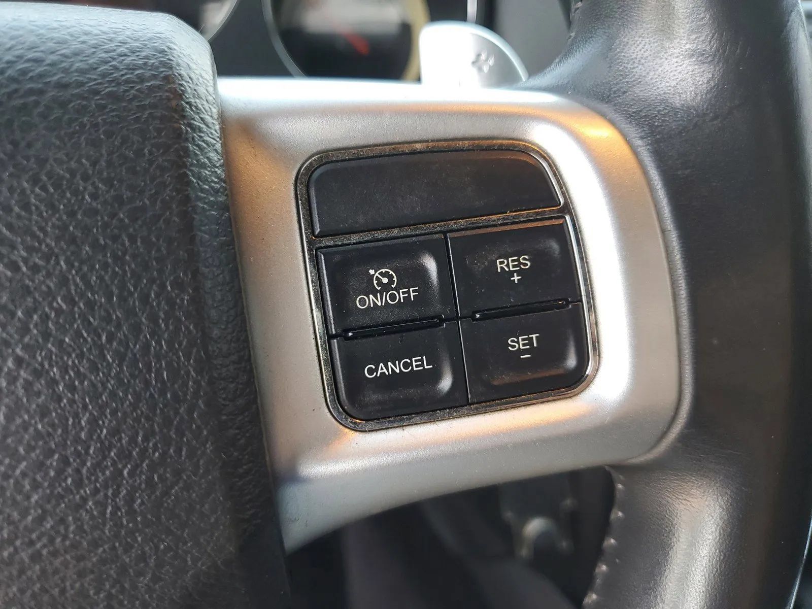 Used 2014 Dodge Challenger R/T RWD image 20