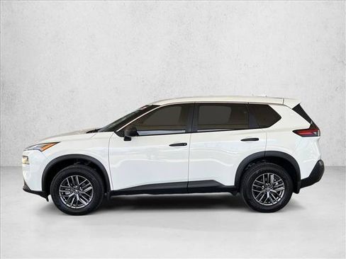 Used 2021 Nissan Rogue S AWD/4WD image 2