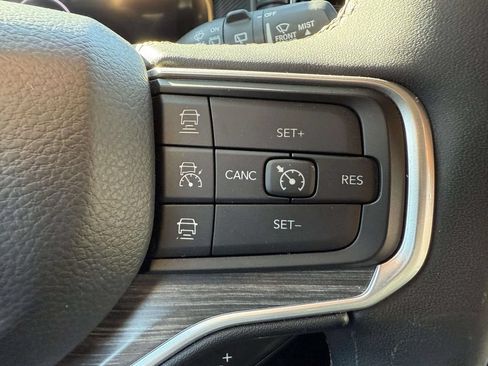 Certified 2024 Jeep Wagoneer L Series II w/ Flexible Seating Group AWD/4WD image 23
